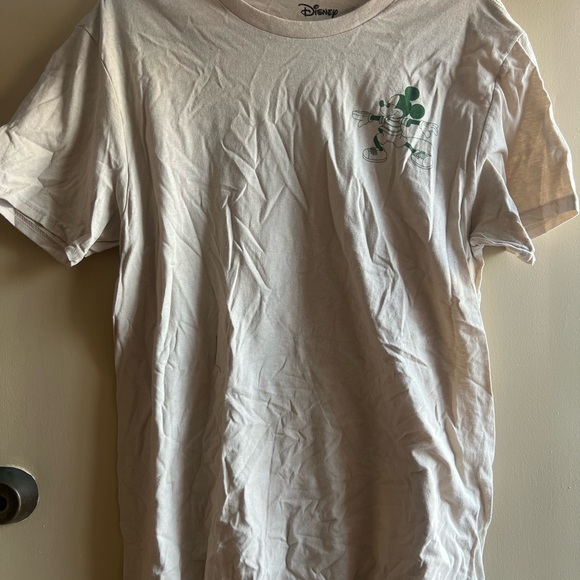 Disney Mens Yoga Shirt NWT - Picture 2 of 4